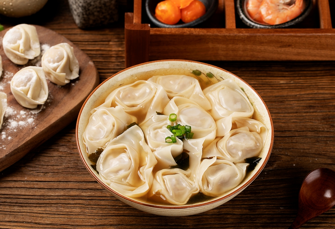 餛飩代工廠直供：餐飲降本 40% 的規?；a秘笈